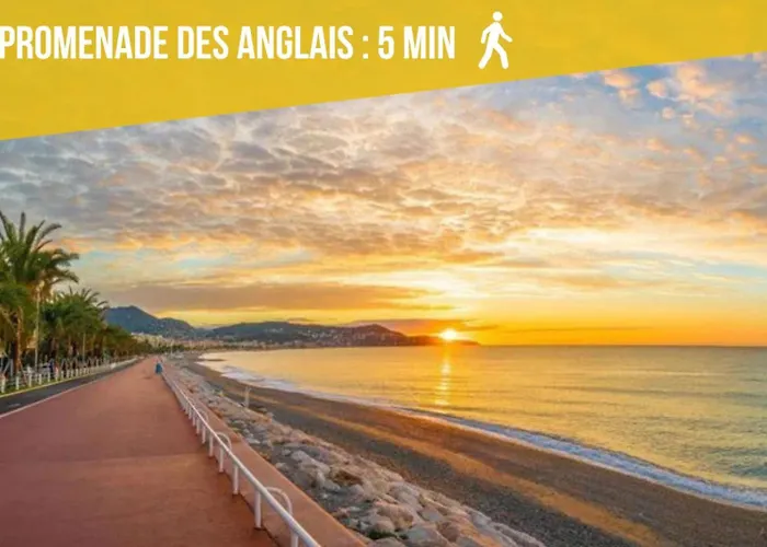 Pres De La Et La Promenade Des *